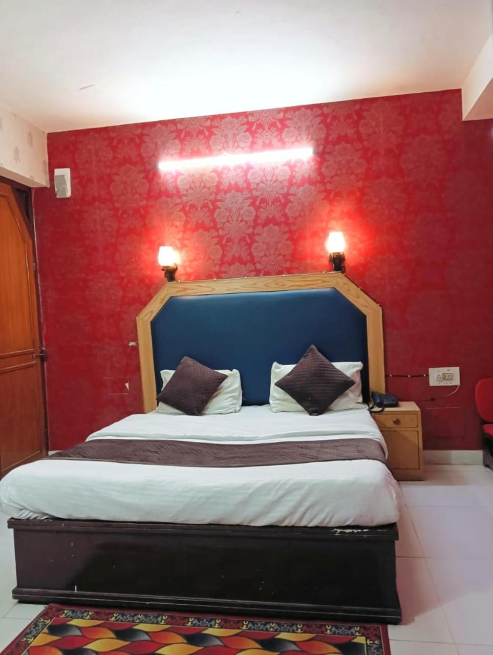 Hotel Gilbert Mountain View Manali  Exterior photo