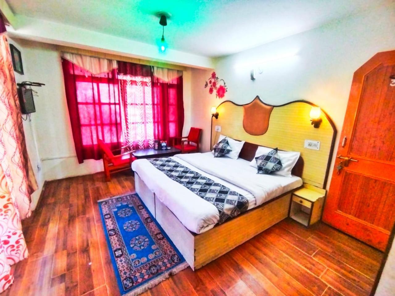 Hotel Gilbert Mountain View Manali  Exterior photo